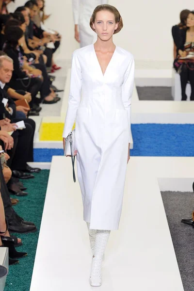 Look 27